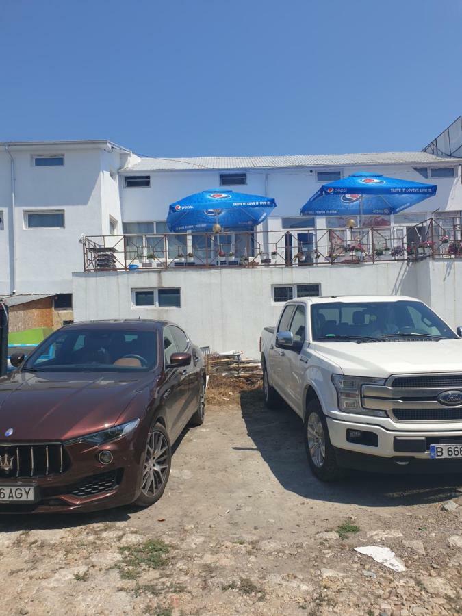 Vila Restaurant Angellys Tuzla Extérieur photo